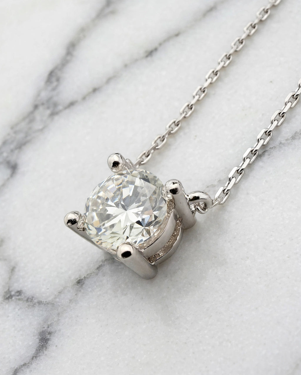 1ct pendant closeup white 0 48c1e344 1ebd 4891
