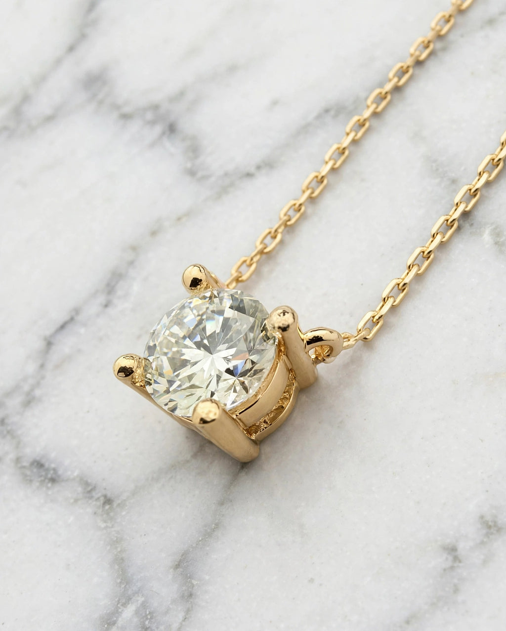 1ct pendant closeup yellow 0 9aa52860 28bd 43d6