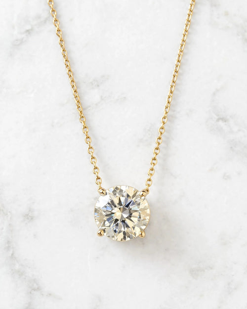 1.5ct pendant yellow gold front